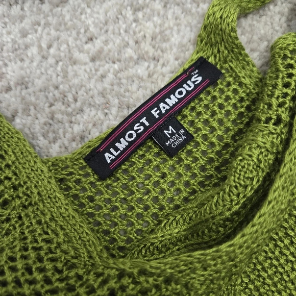Almost Famous Crochet Crop Top Green Size Medium - Picture 3 of 8
